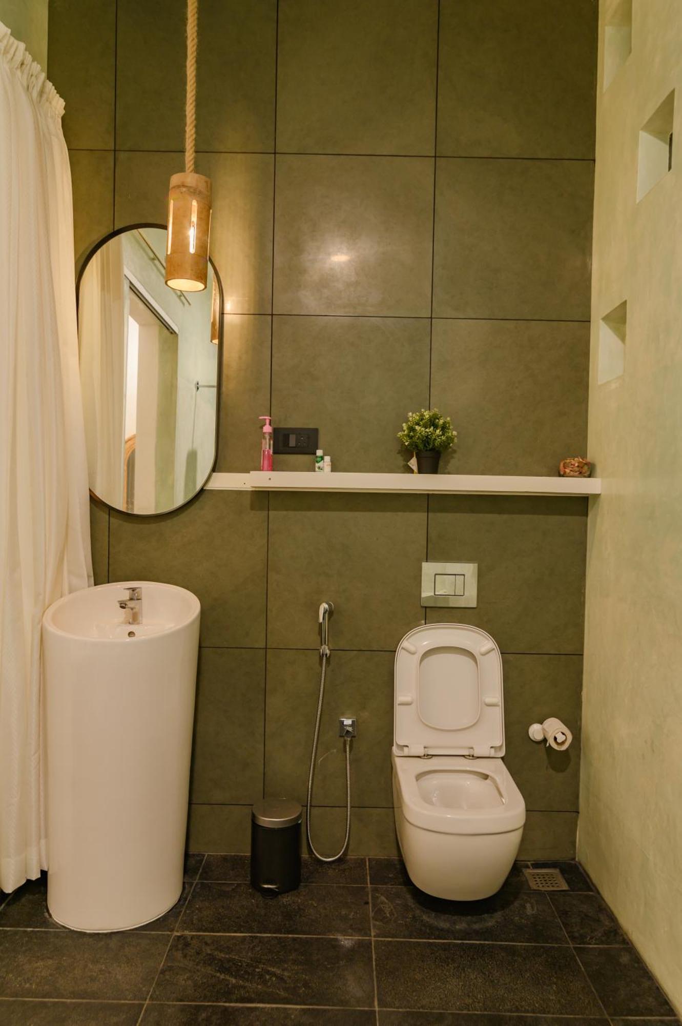 Homestay Thira *