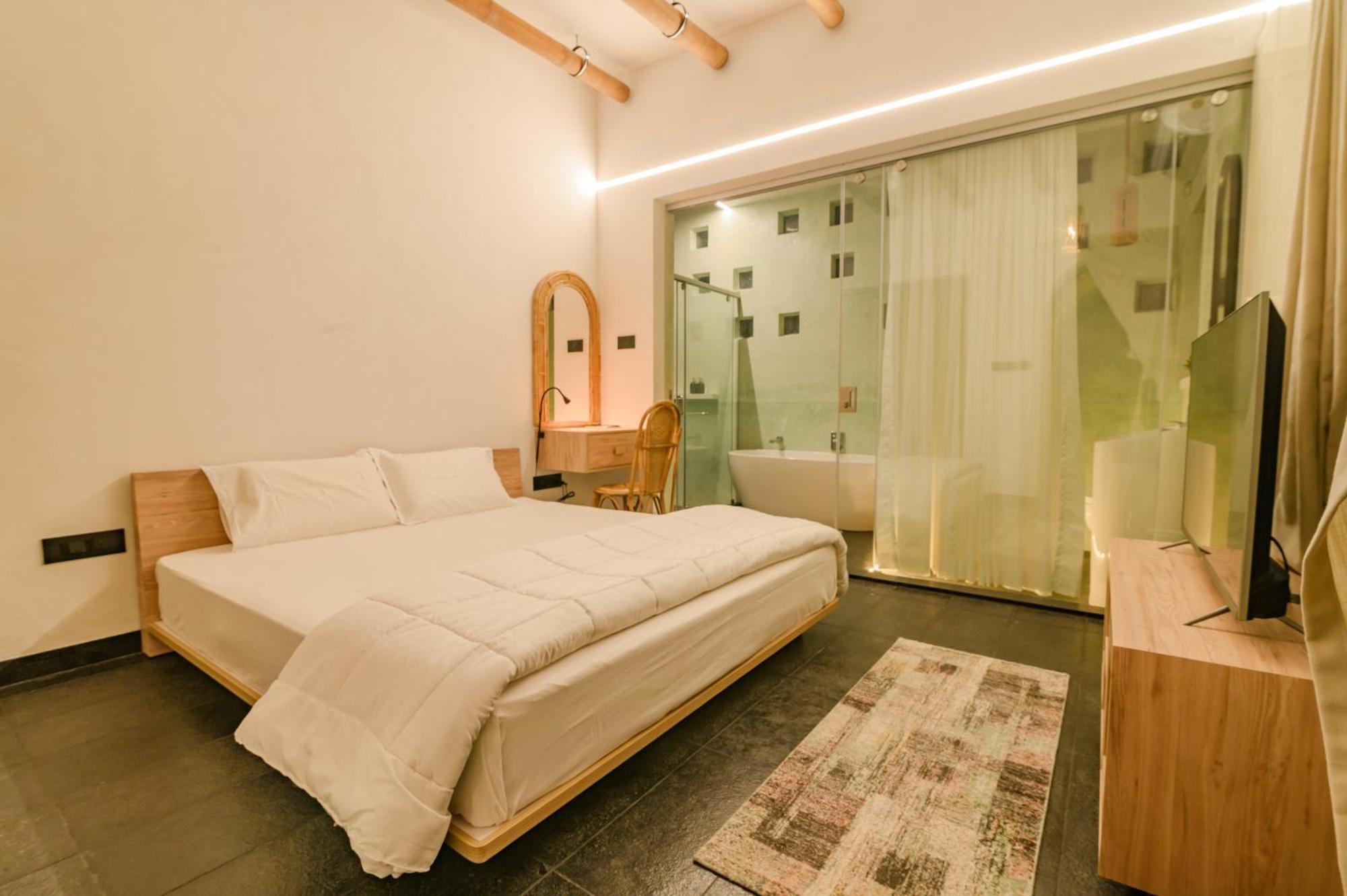 Thira Homestay *